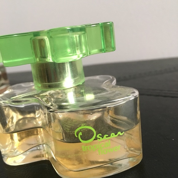 Oscar de la Renta - Picture 2 of 4